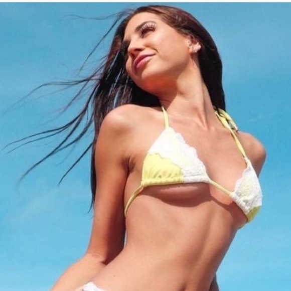 Beach Bunny Bikini Top - Picture 1 of 6